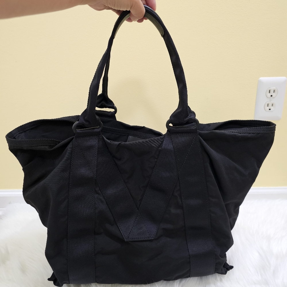 THE MARC JACOBS Logo Canvas Tote - Picture 3 of 17